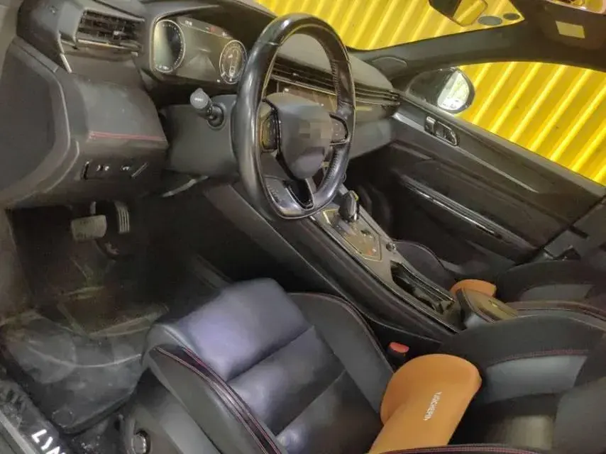 2020 LYNK&CO 05 thumbnail 3