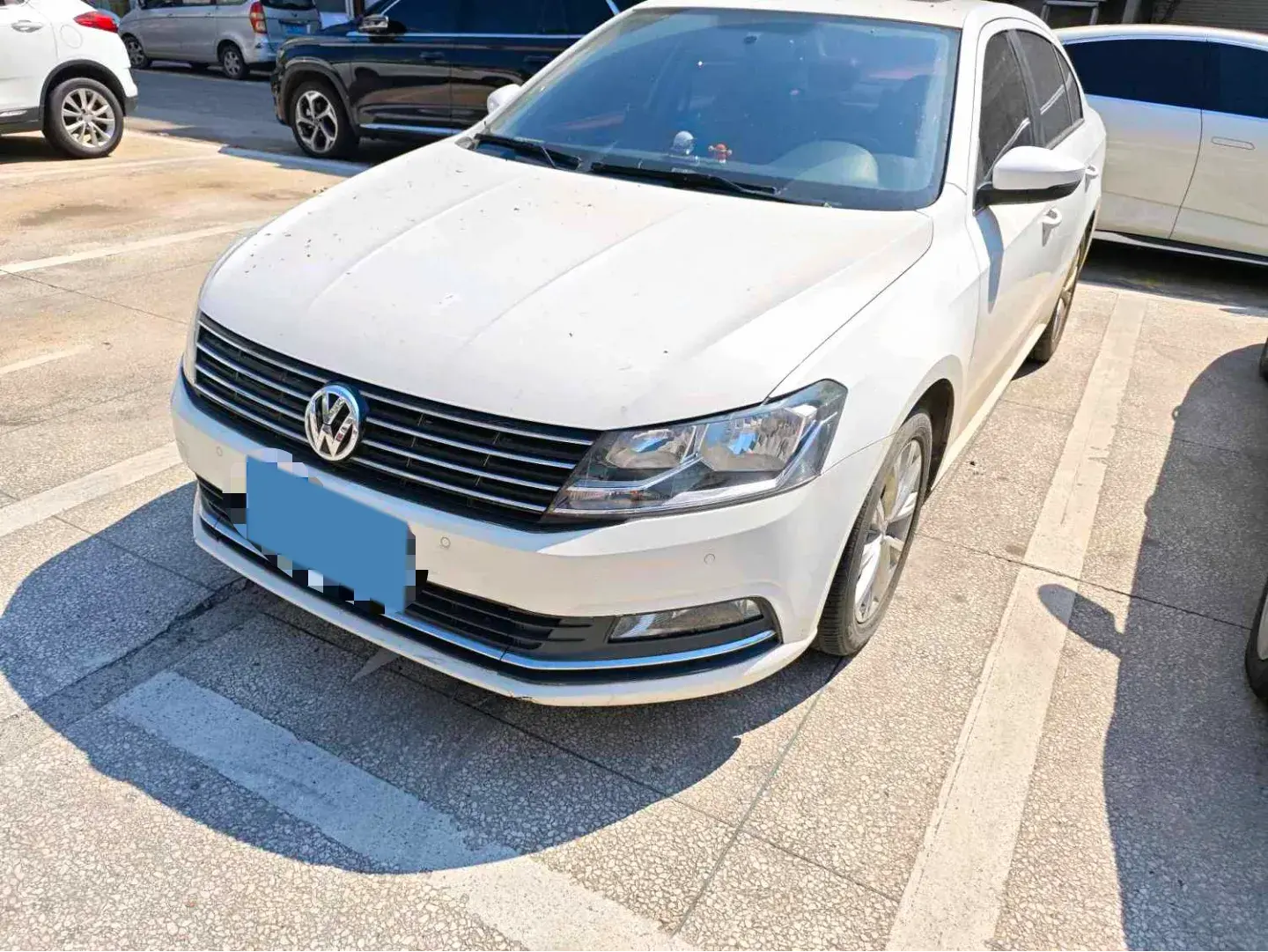 2017 VOLKSWAGEN LAVIDA view 1