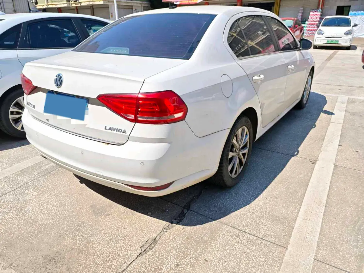2017 VOLKSWAGEN LAVIDA thumbnail 3