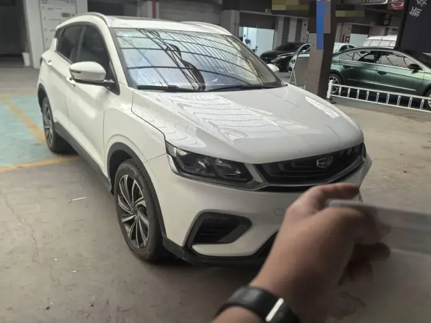 2019 GEELY COOLRAY thumbnail 2