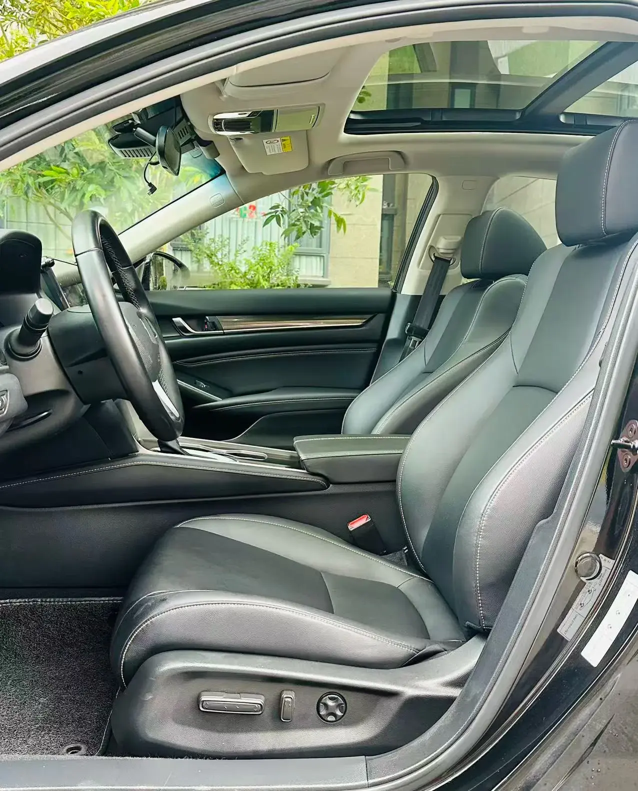 2022 HONDA ACCORD thumbnail 4