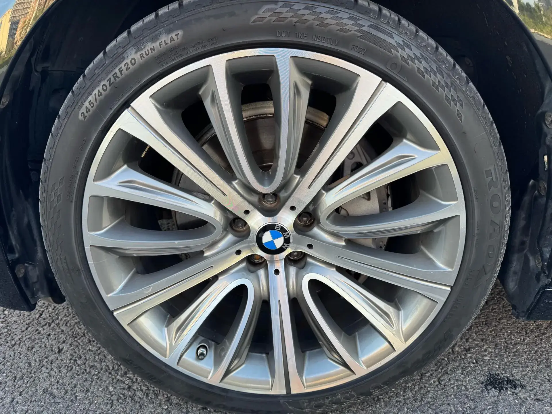 2021 BMW 7 thumbnail 4