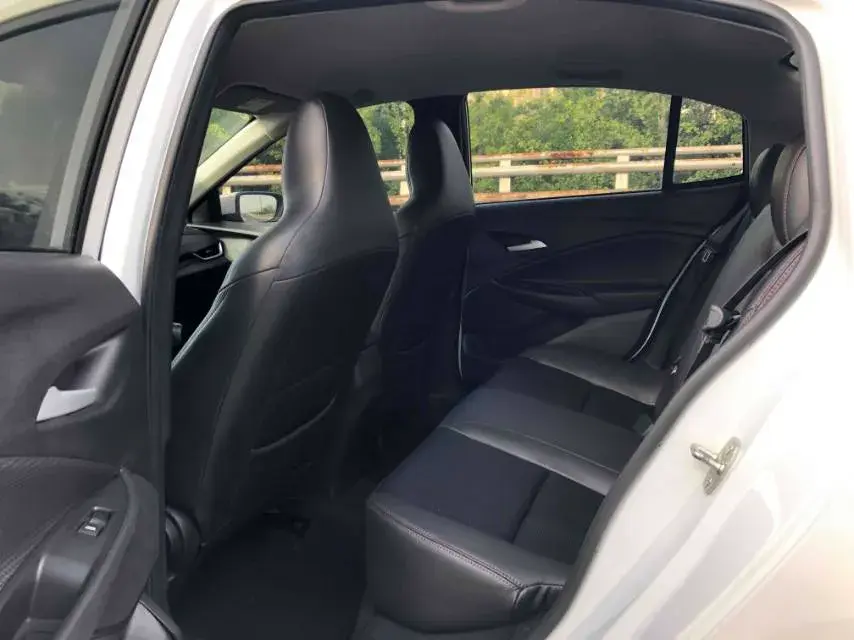 2020 CHEVROLET CAVALIER thumbnail 4