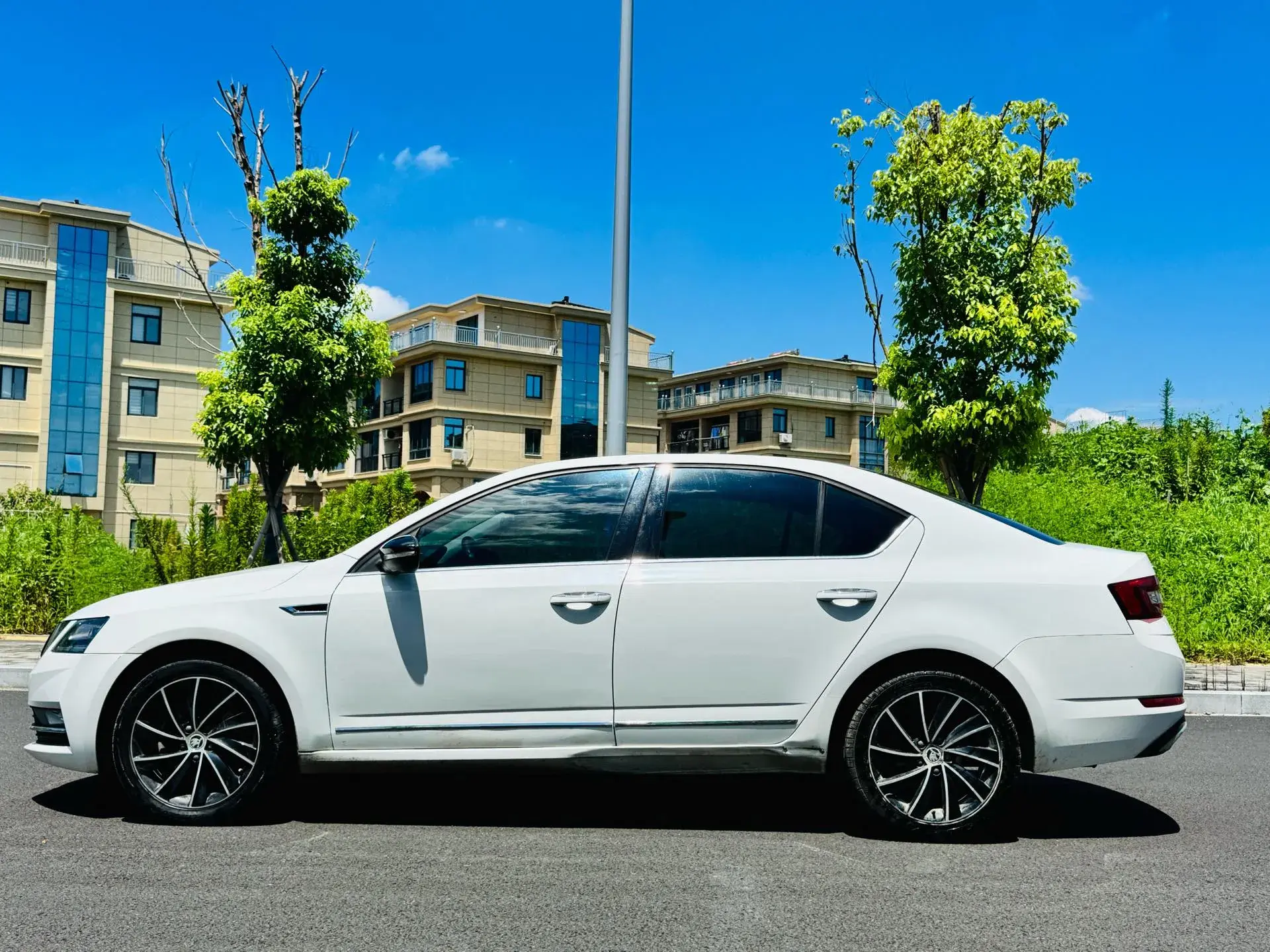 2018 SKODA OCTAVIA thumbnail 4