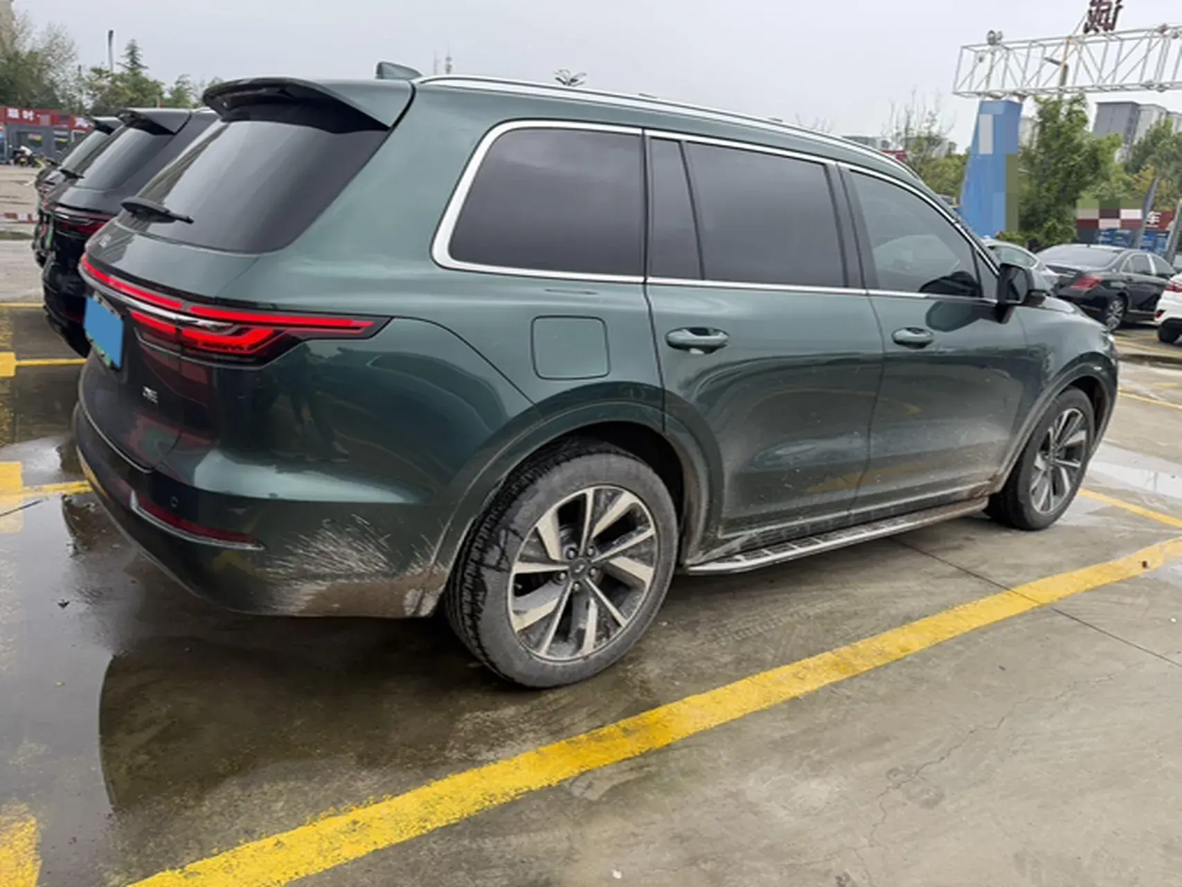 2021 LI ONE thumbnail 2