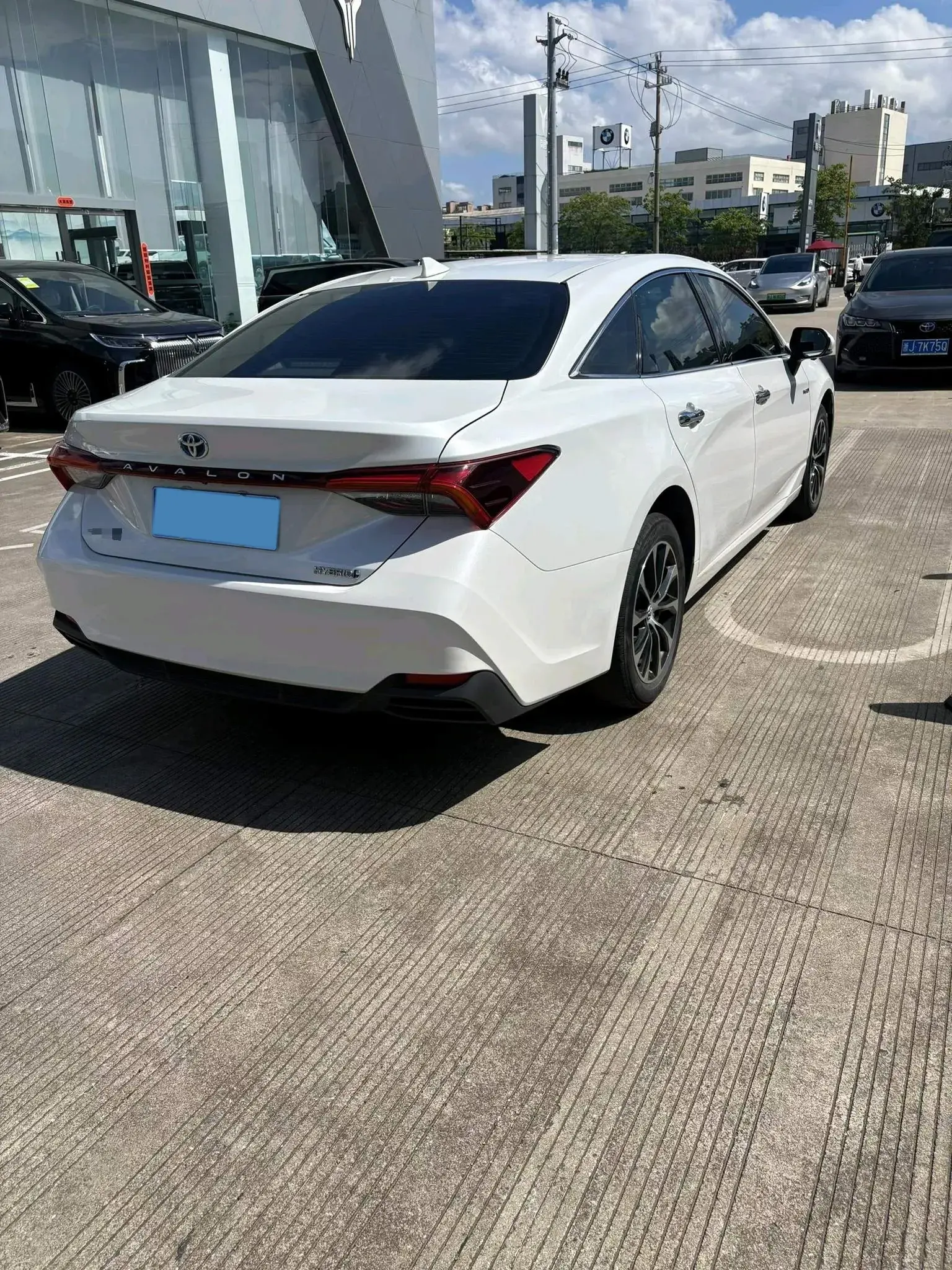 2022 TOYOTA AVALON thumbnail 4