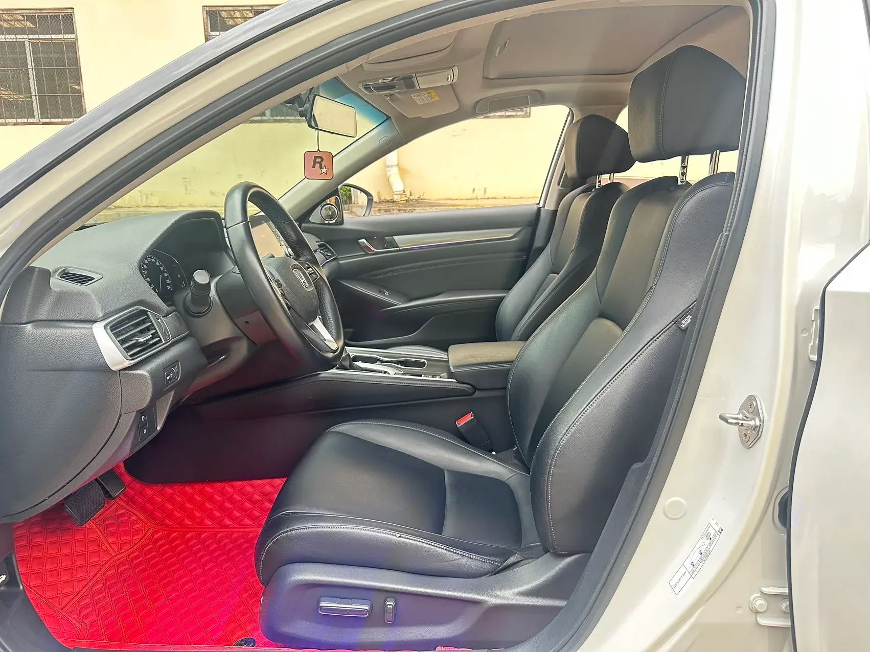 2018 HONDA ACCORD thumbnail 4