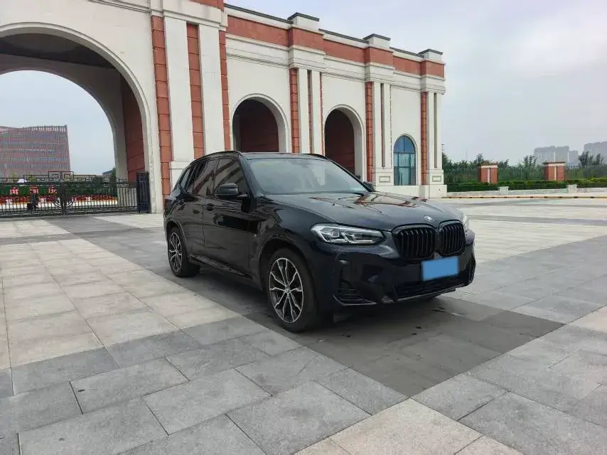 2023 BMW X3 thumbnail 3