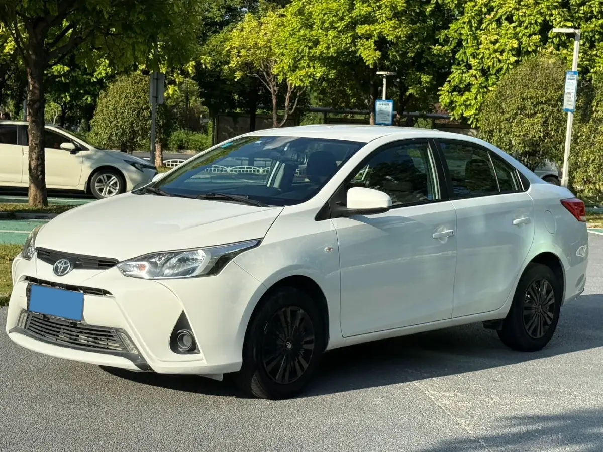 2017 Toyota Yaris L 1.5L 107HP L4 CVT