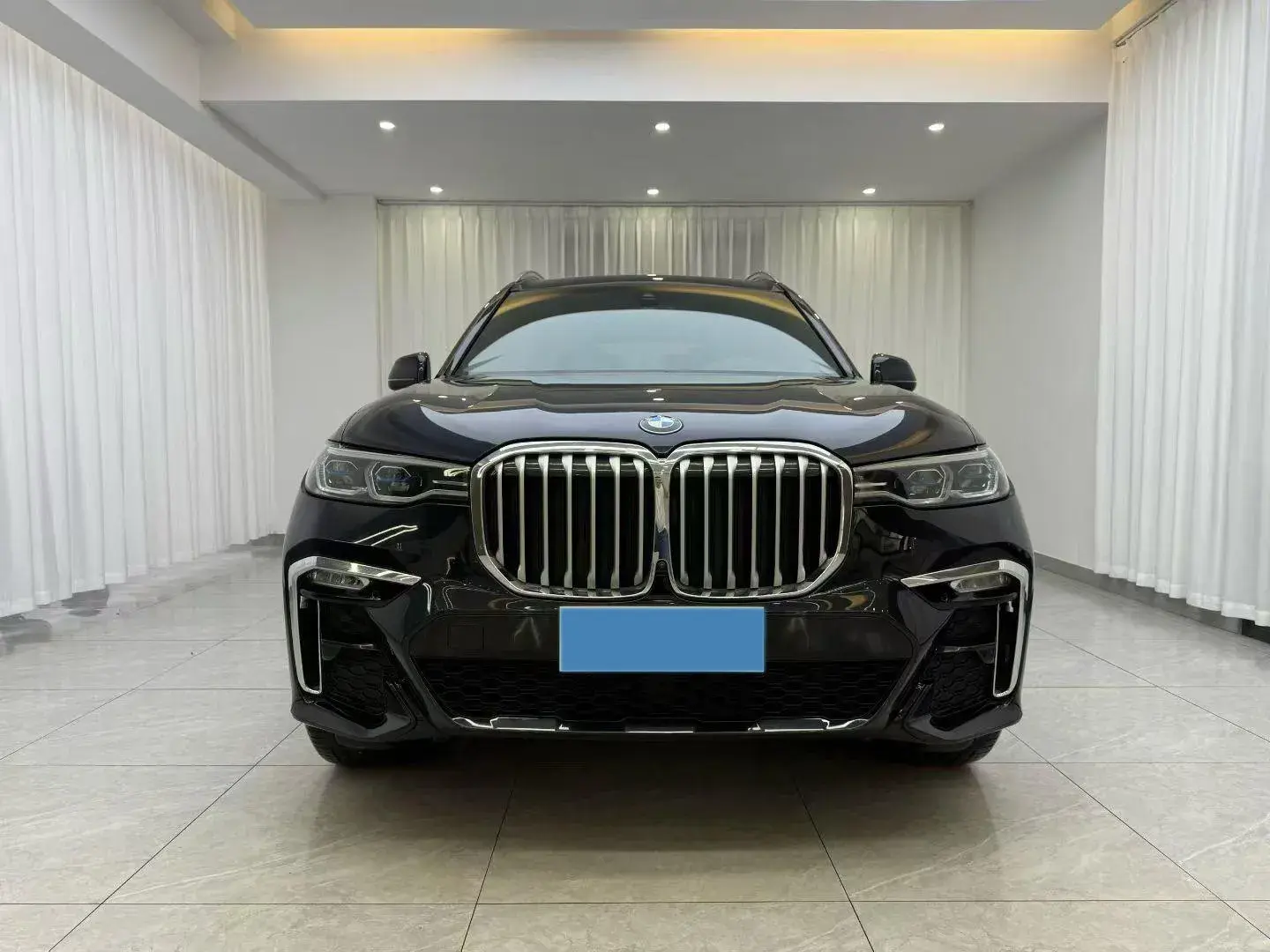 2021 BMW X7 thumbnail 2