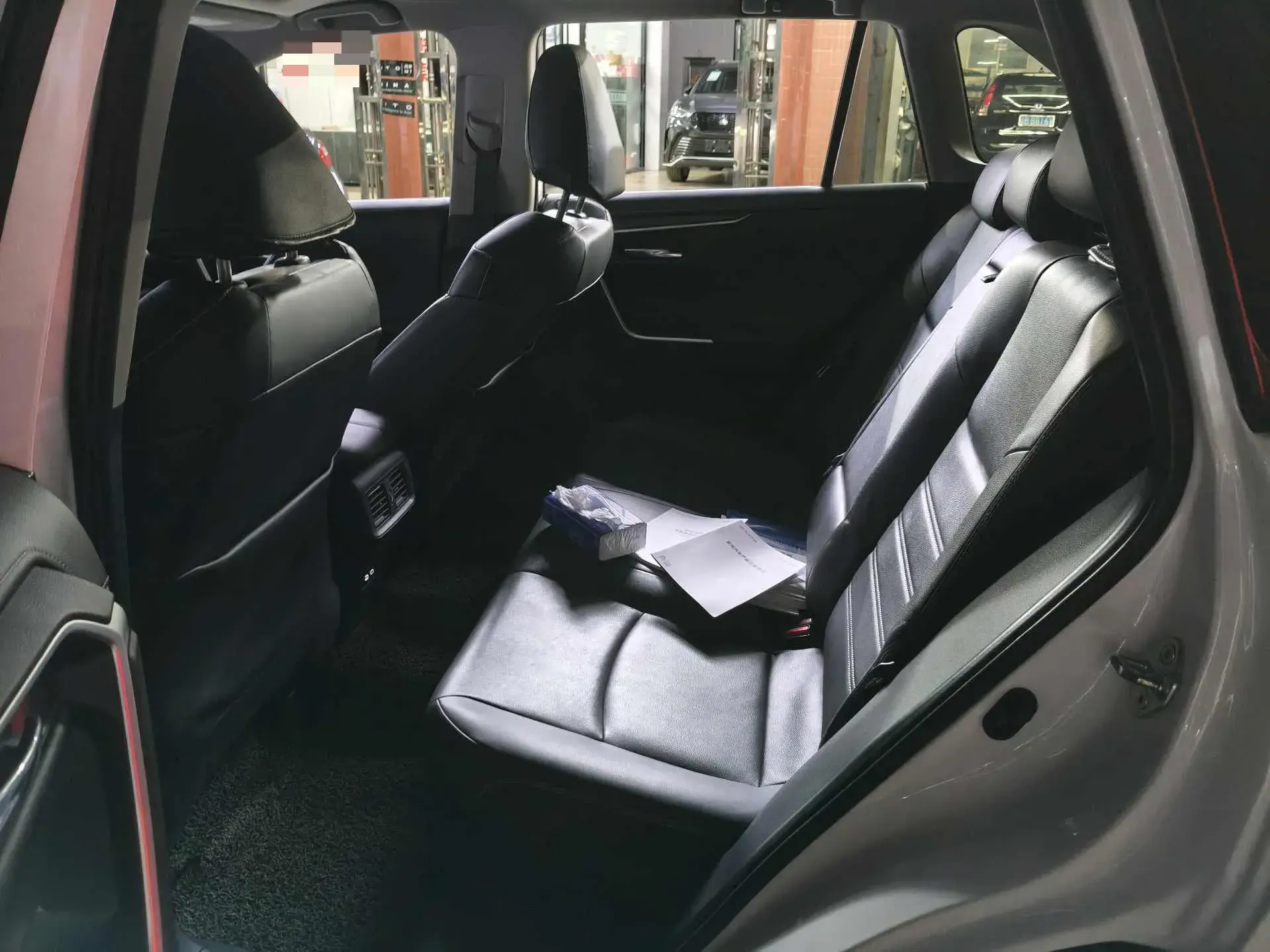 2023 TOYOTA RAV4 thumbnail 4