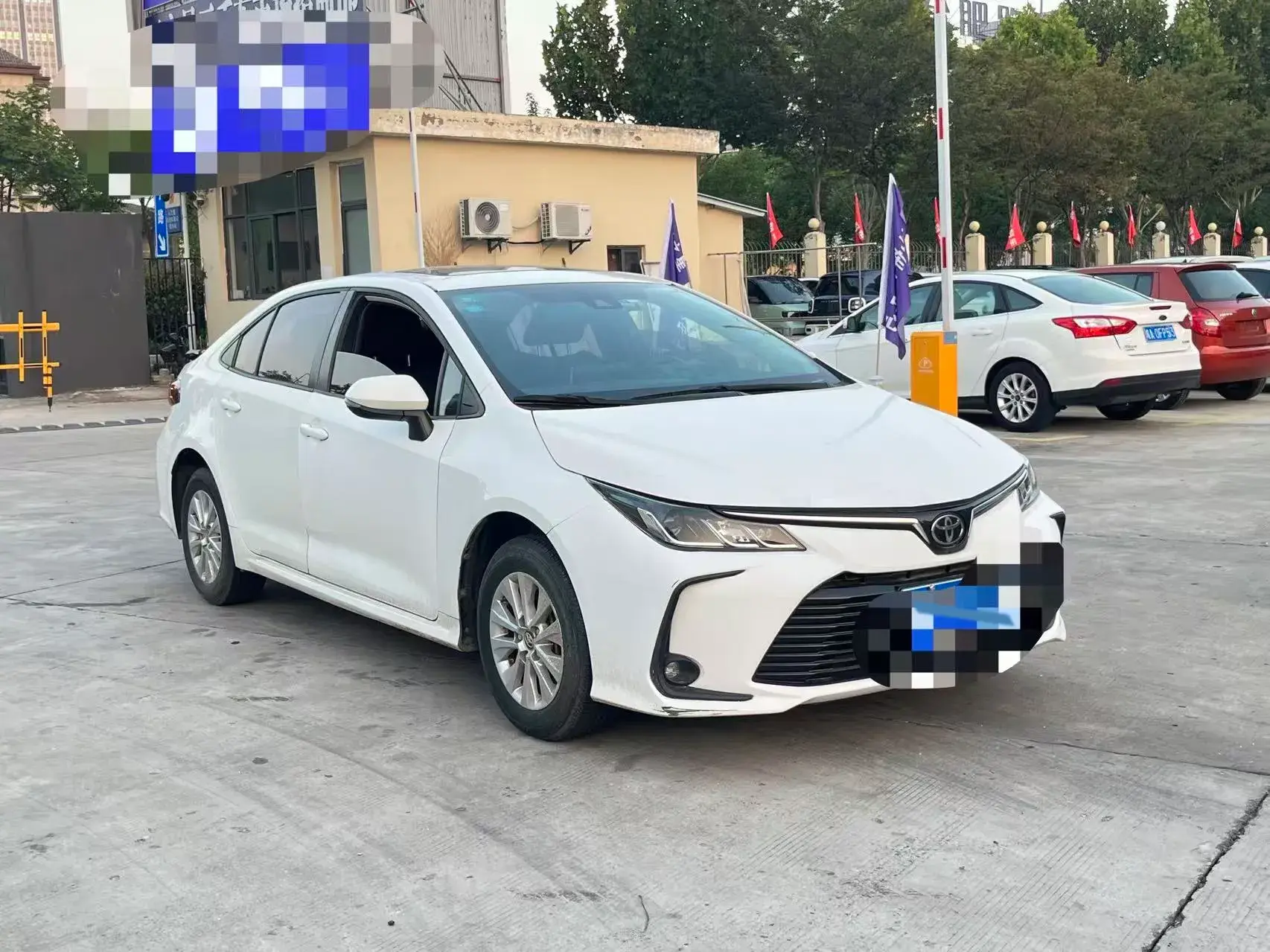 2019 TOYOTA COROLLA thumbnail 2