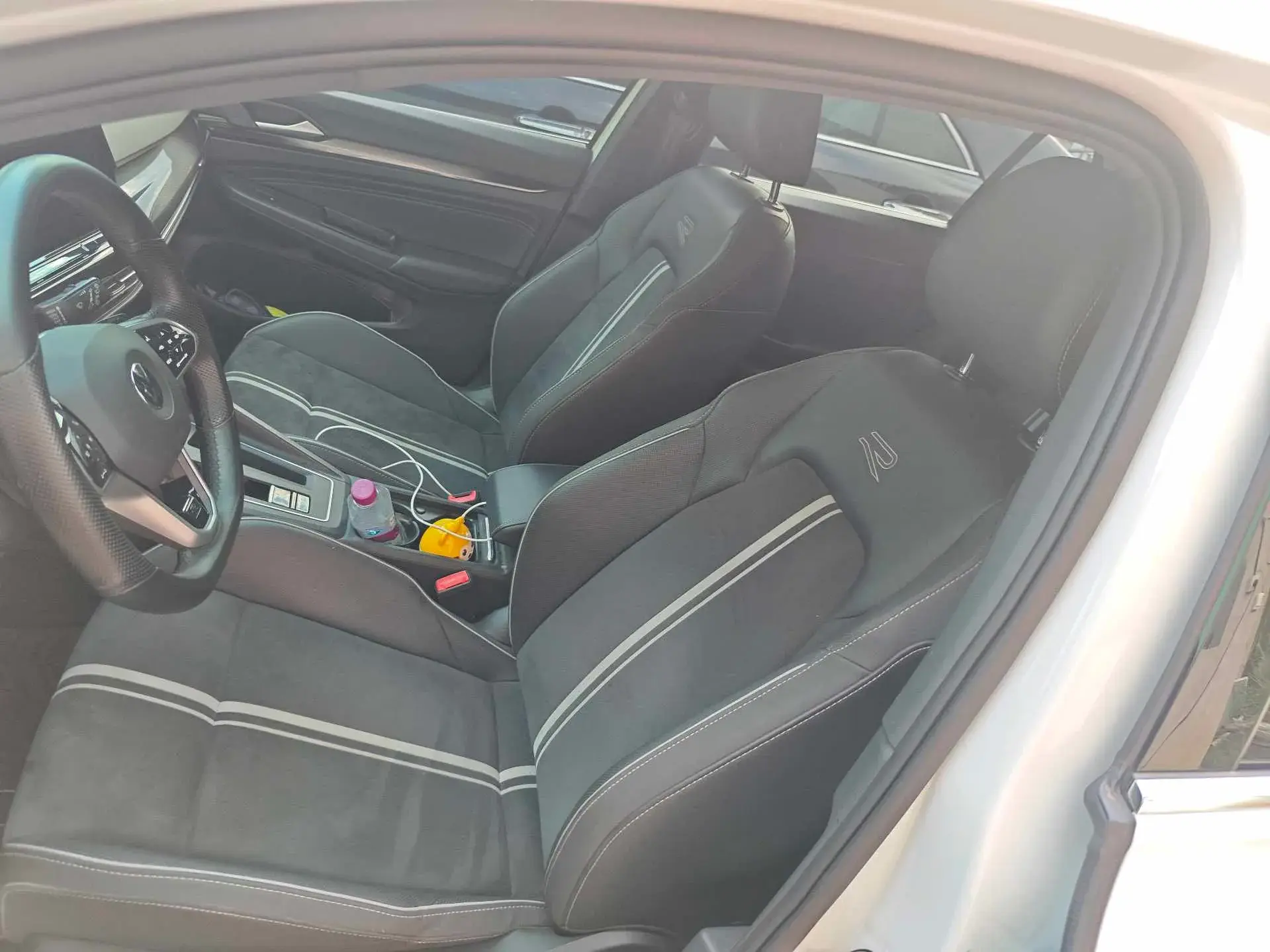 2023 VOLKSWAGEN GOLF thumbnail 4