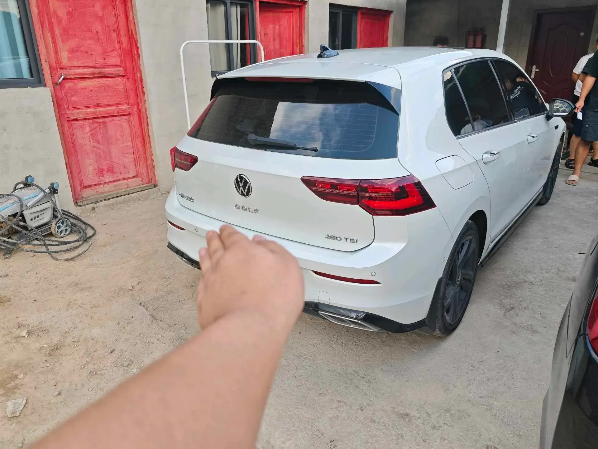 2023 VOLKSWAGEN GOLF thumbnail 3