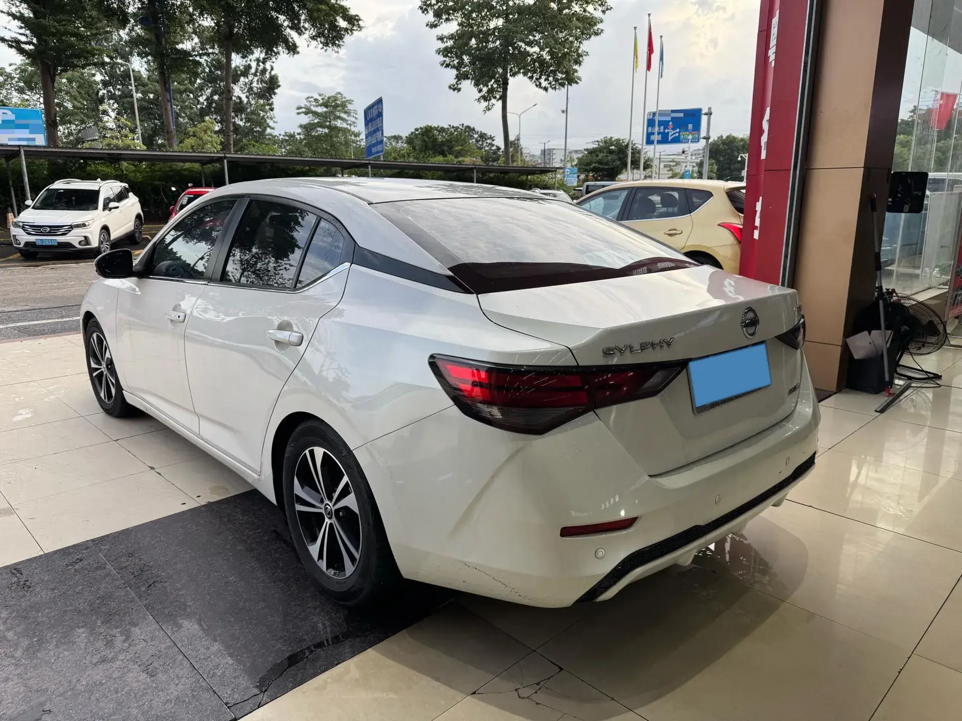 2020 NISSAN SYLPHY thumbnail 3