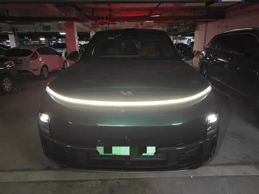 2022 LI L9 thumbnail 2