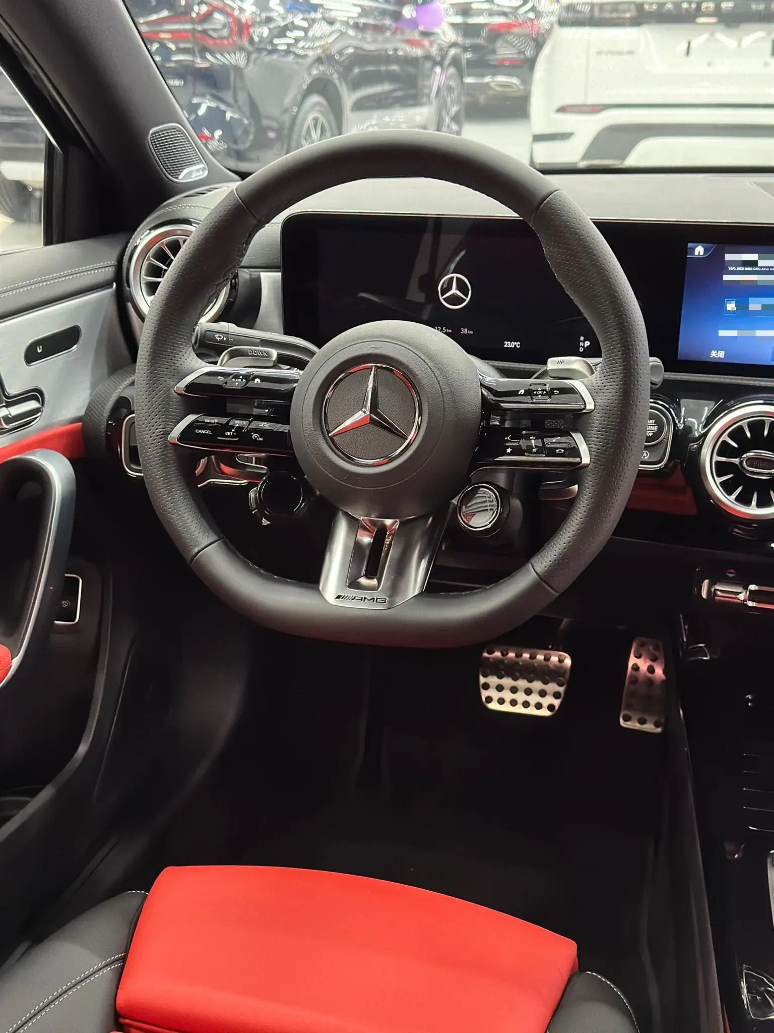 2025 MERCEDES-BENZ A thumbnail 2