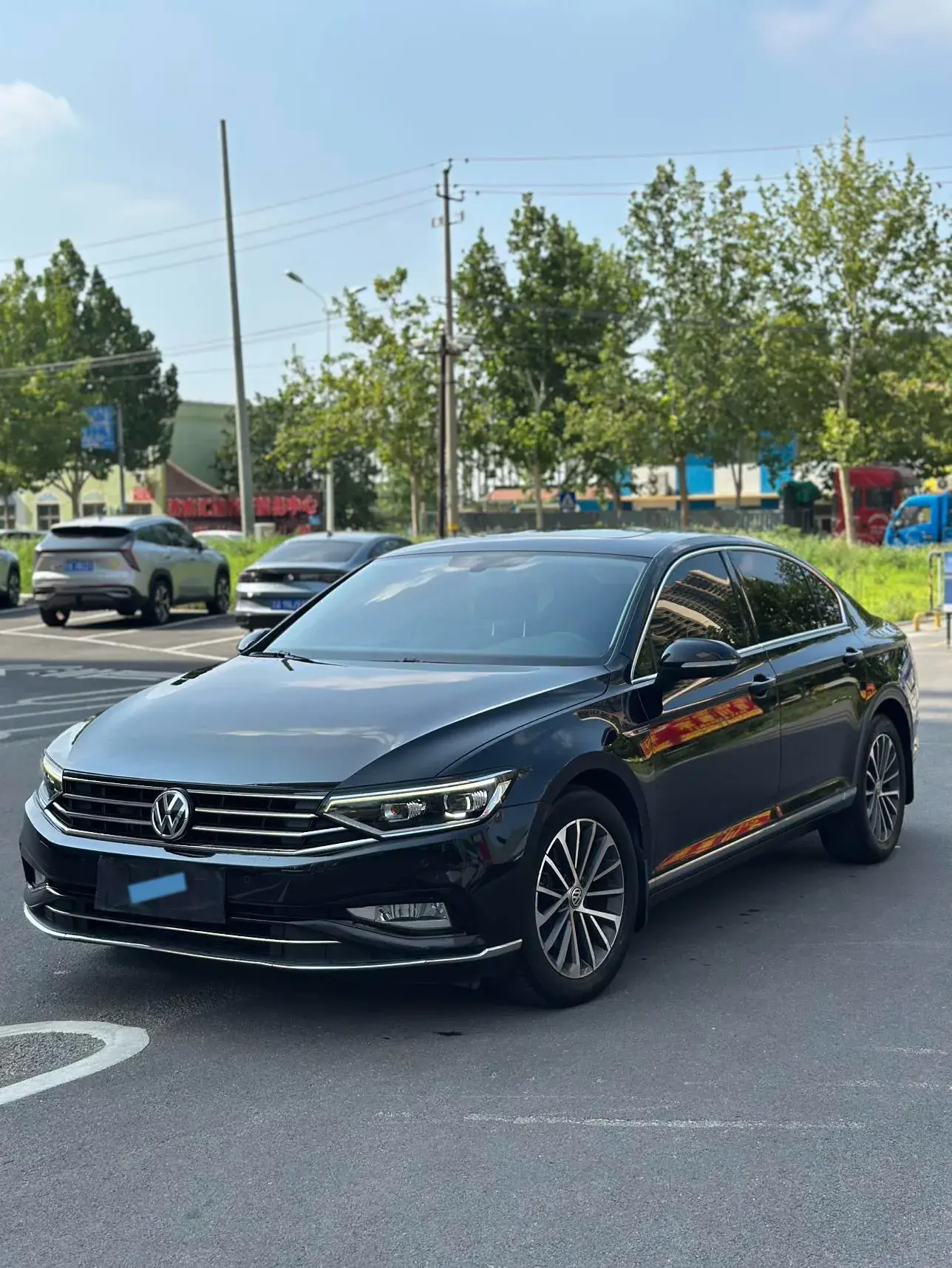 2020 VOLKSWAGEN MAGOTAN view 1