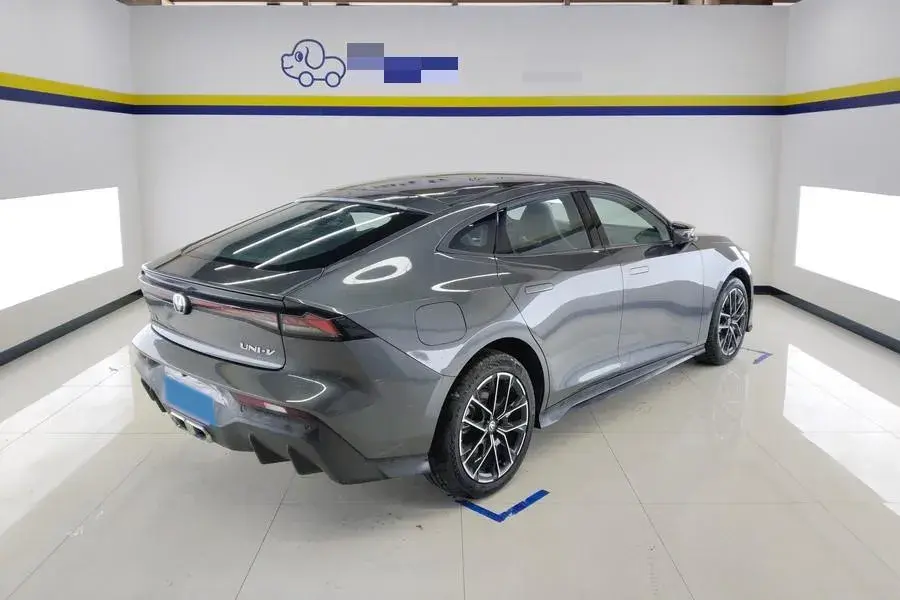 2024 CHANGAN UNI-V thumbnail 2