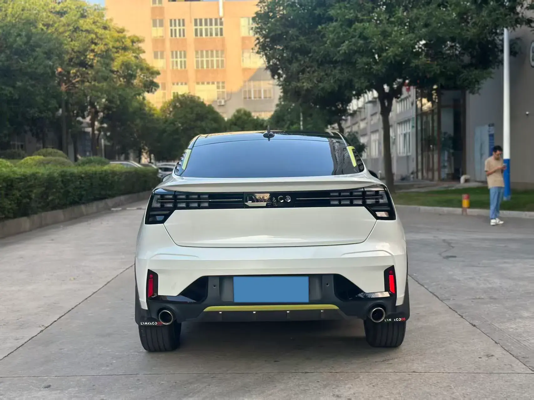 2020 LYNK&CO 05 thumbnail 3