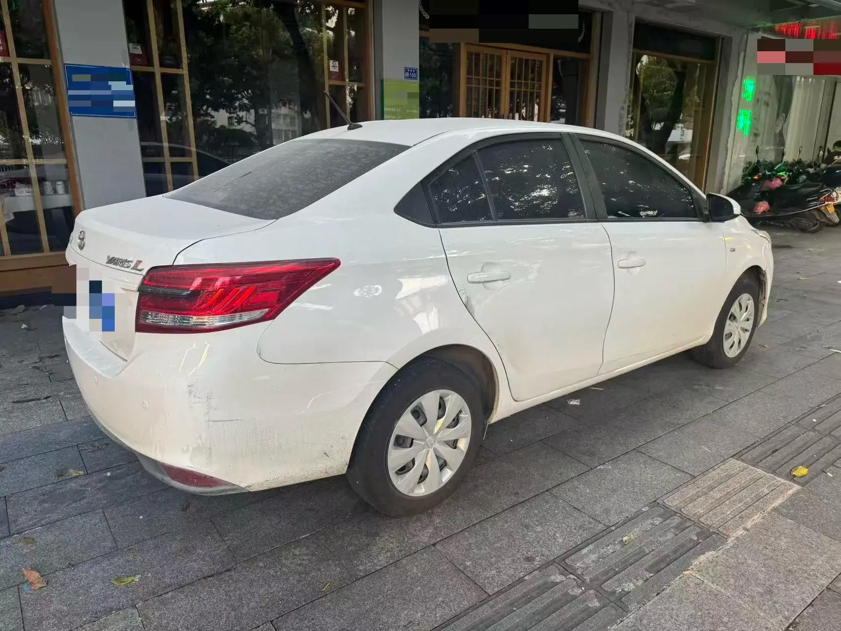 2021 TOYOTA YARIS thumbnail 4