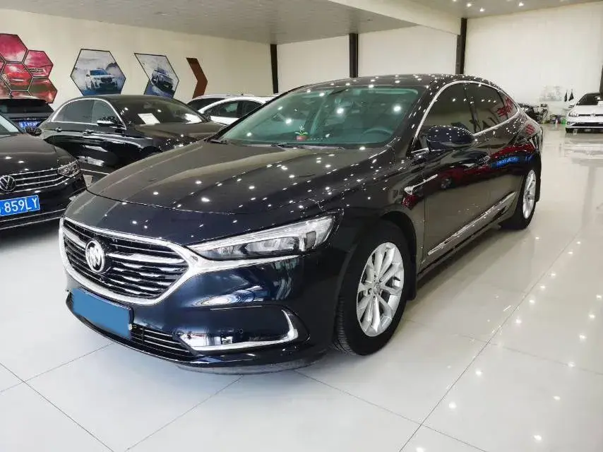 2022 BUICK LARCOSSE view 1