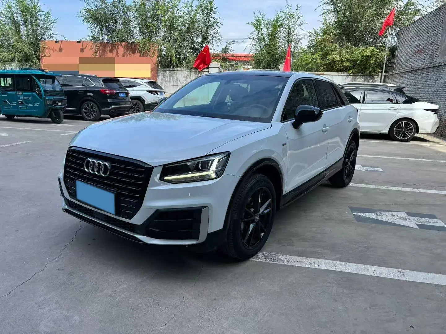 2018 AUDI Q2L view 1