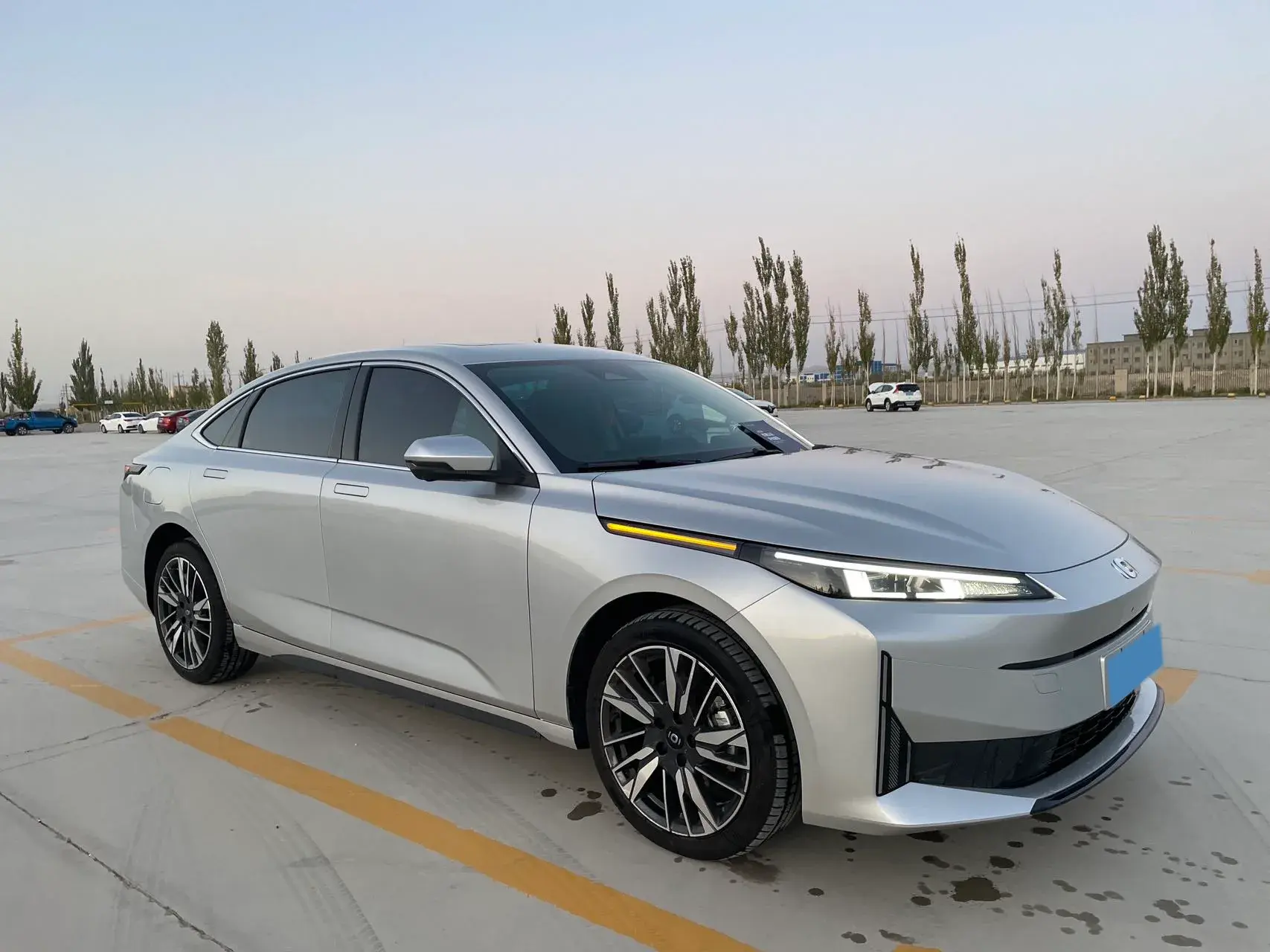 2024 CHANGAN QIYUAN thumbnail 3