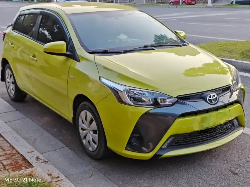 2017 TOYOTA YARIS thumbnail 3