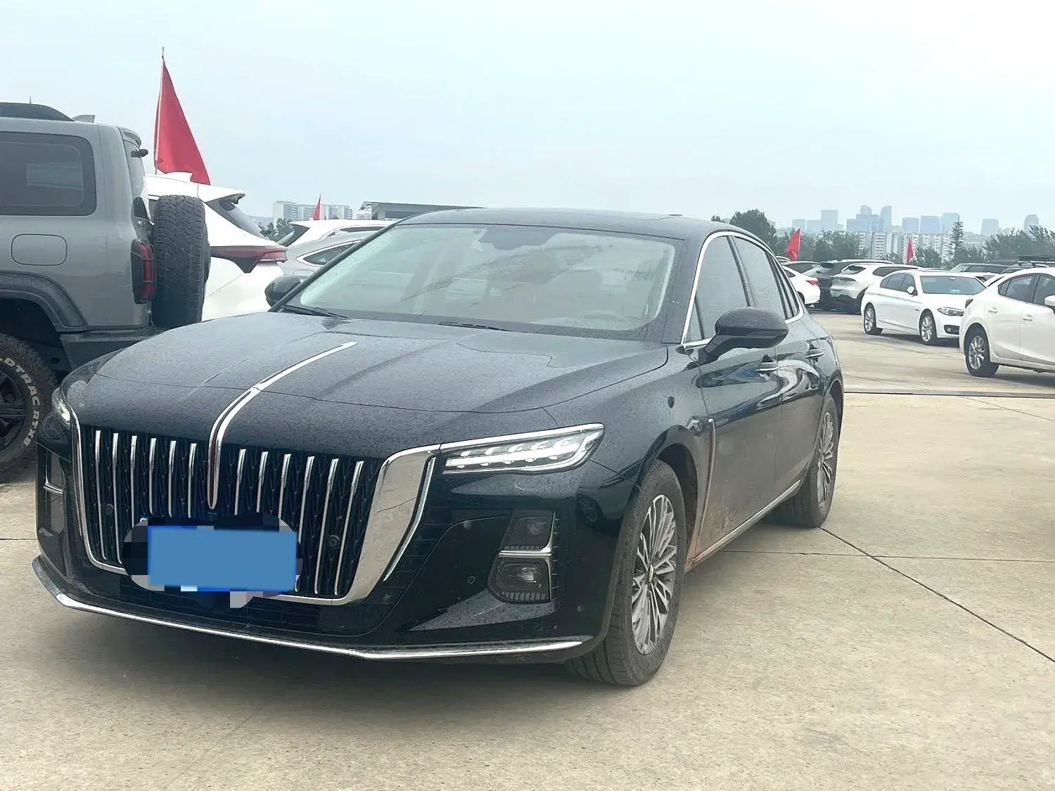 2023 HONGQI H5 view 1