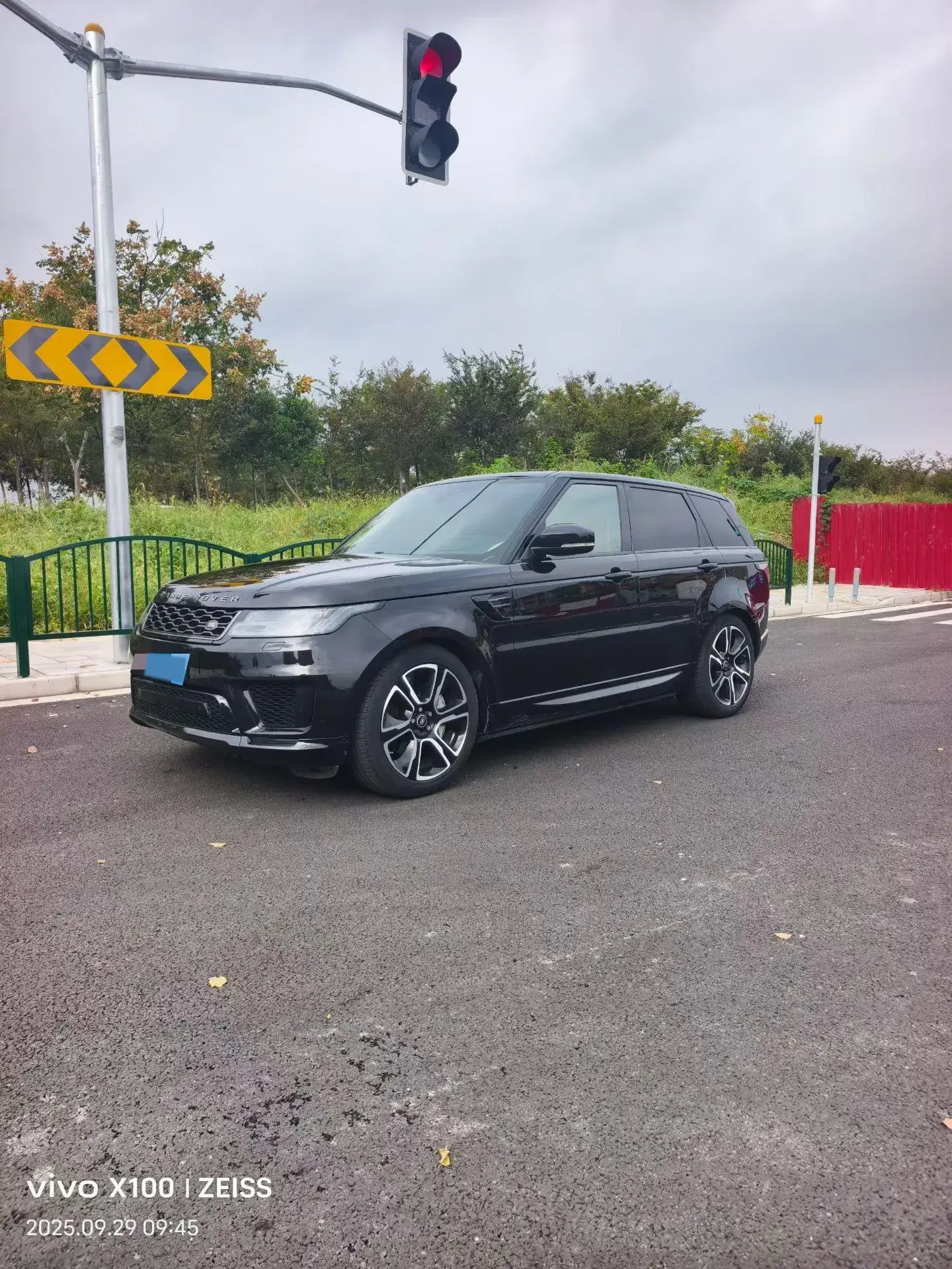 2020 LAND ROVER view 1