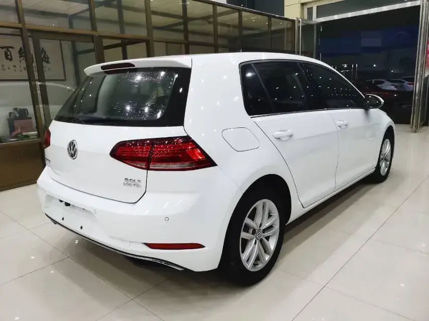 2018 VOLKSWAGEN GOLF thumbnail 4