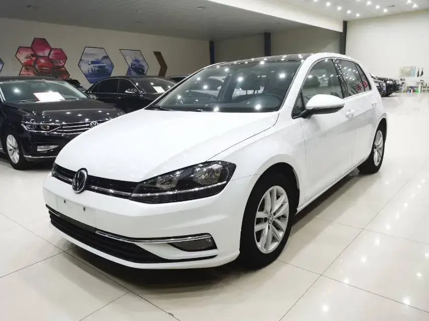 2018 VOLKSWAGEN GOLF view 1