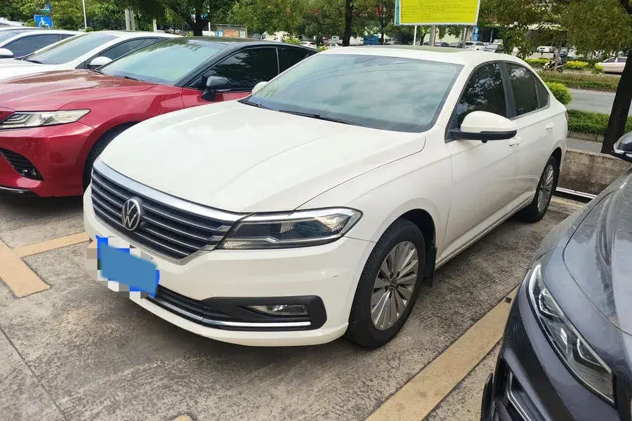 2022 VOLKSWAGEN LAVIDA view 1