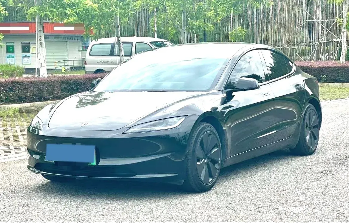 2023 TESLA MODEL view 1