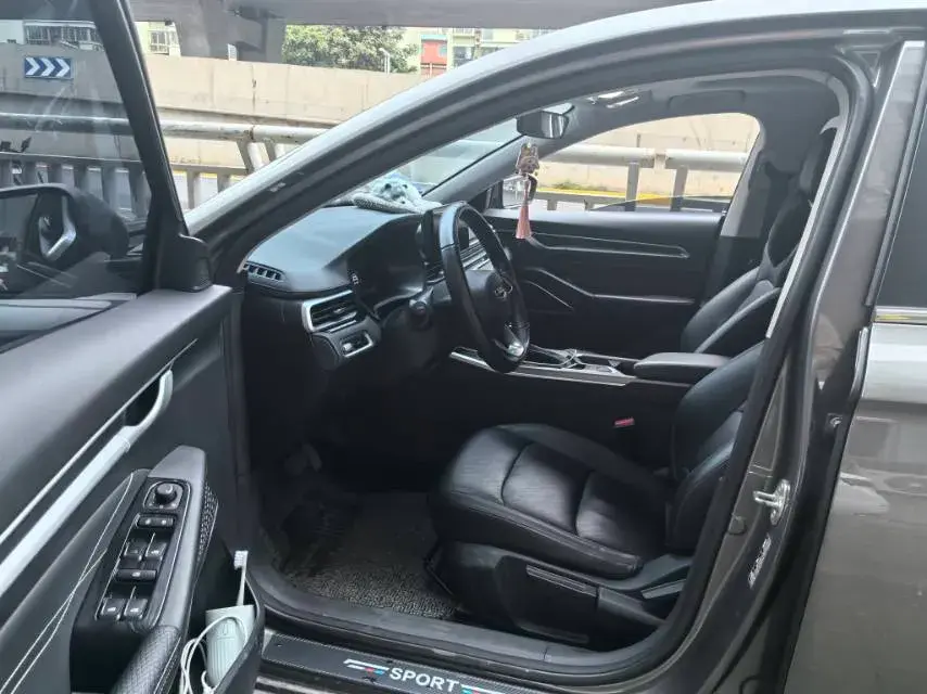 2022 GEELY EMGRAND thumbnail 4