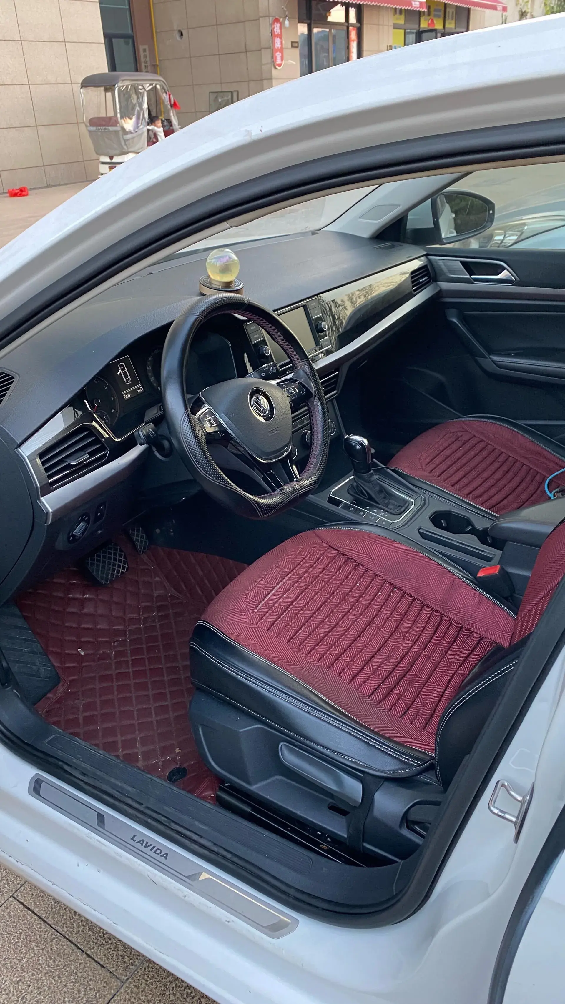 2018 VOLKSWAGEN LAVIDA thumbnail 4