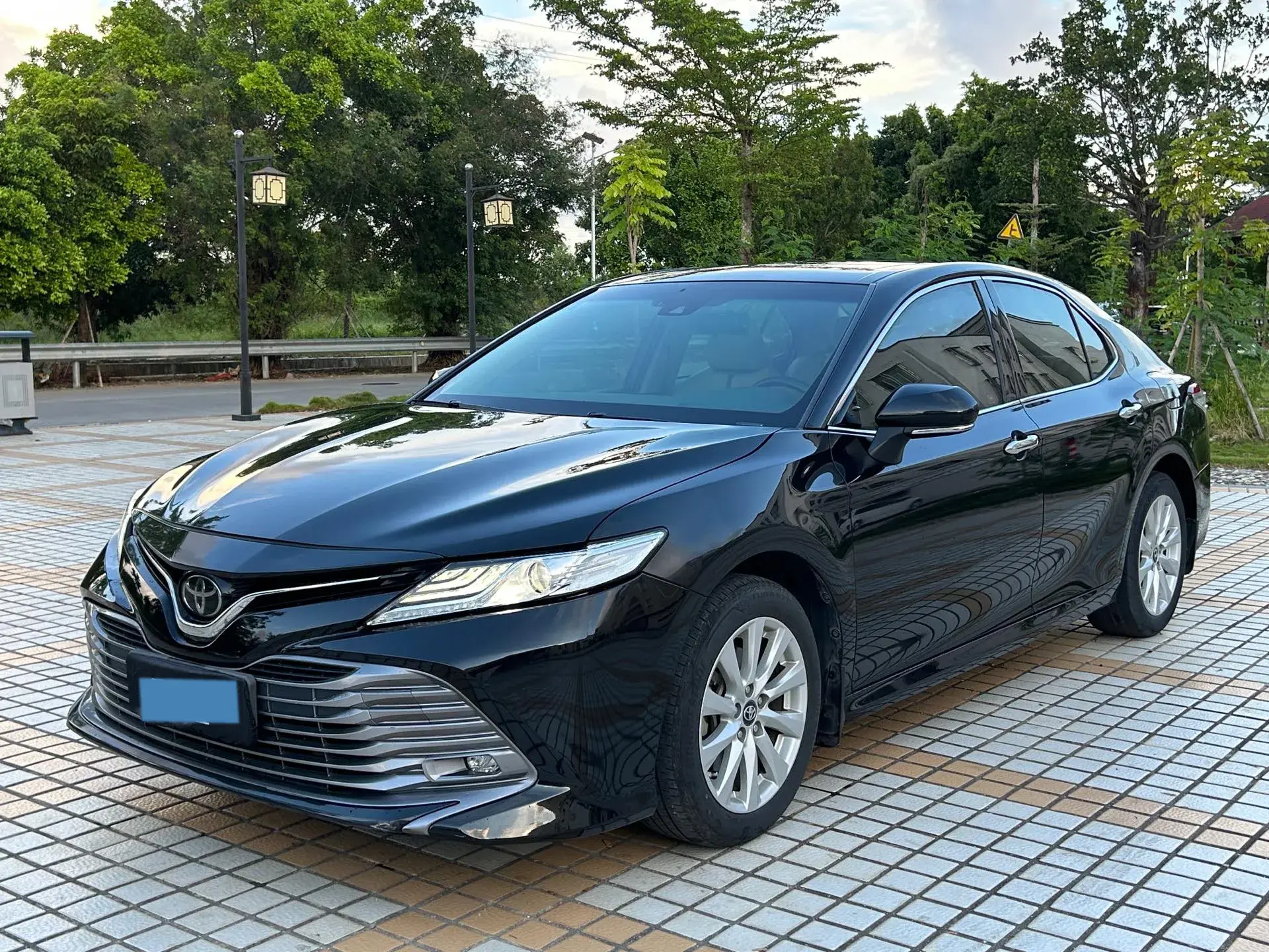 2019 TOYOTA CAMRY view 1