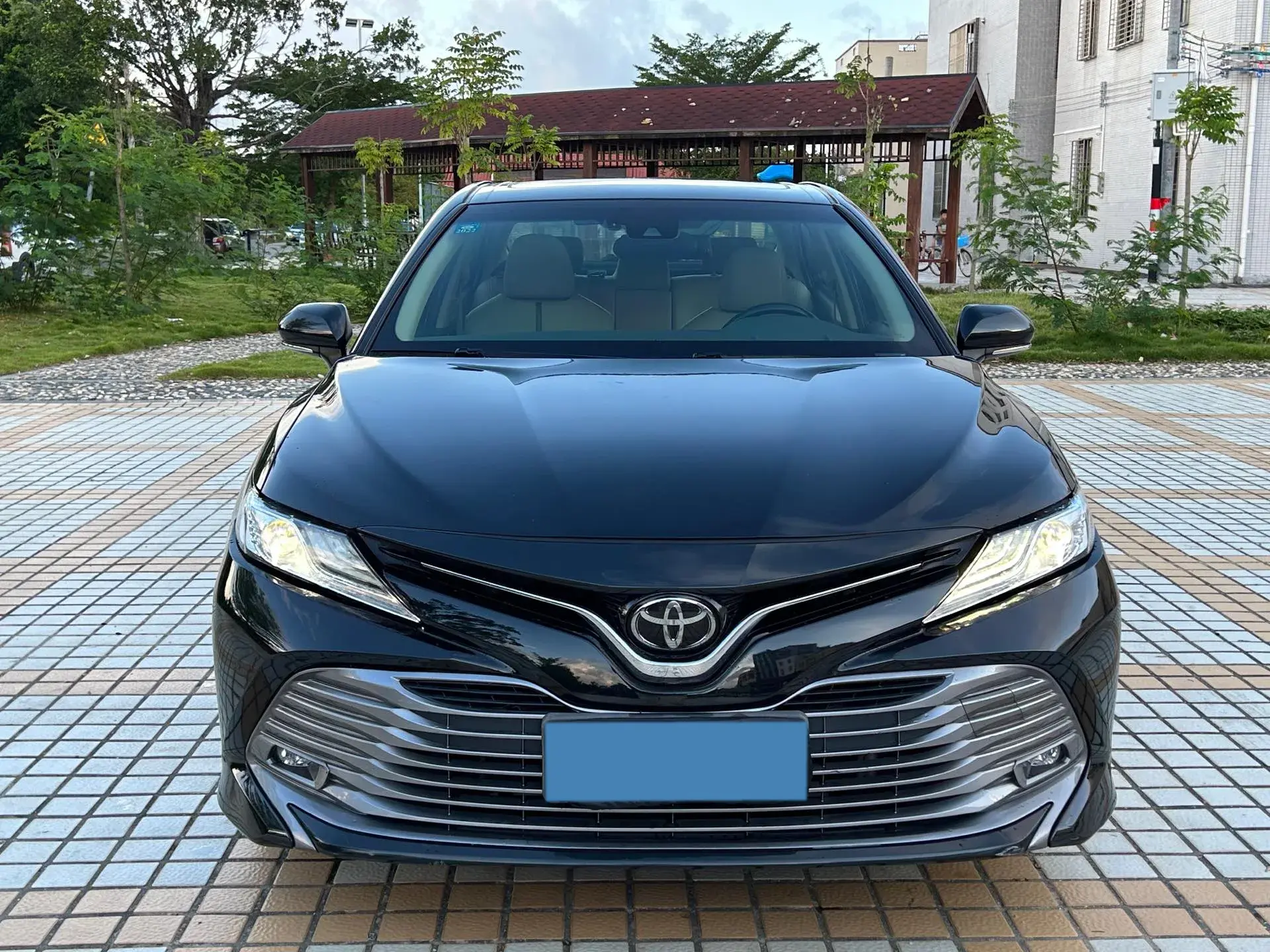 2019 TOYOTA CAMRY thumbnail 2