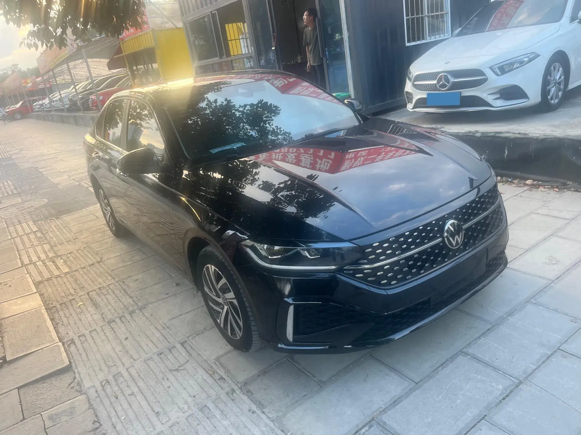 2024 VOLKSWAGEN LAVIDA thumbnail 2