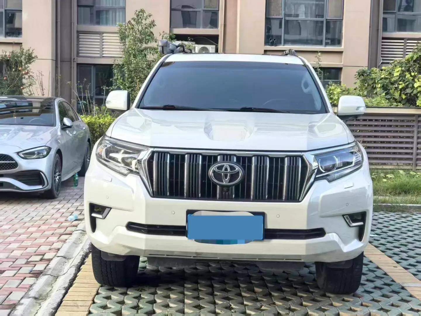 2019 TOYOTA LAND thumbnail 2