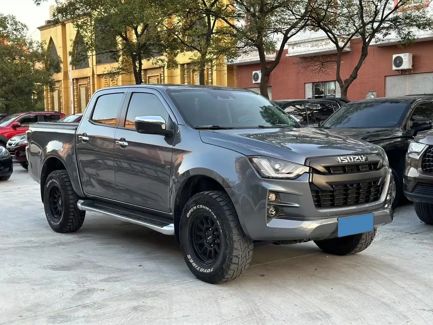2021 ISUZU D-MAX thumbnail 3