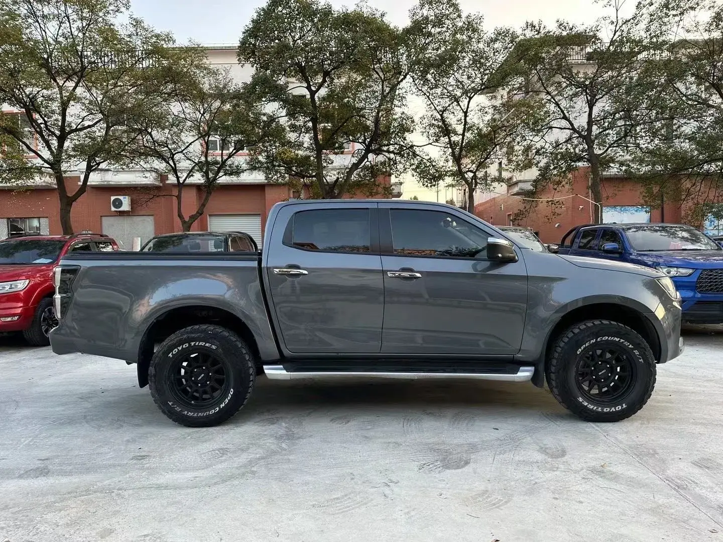 2021 ISUZU D-MAX thumbnail 4