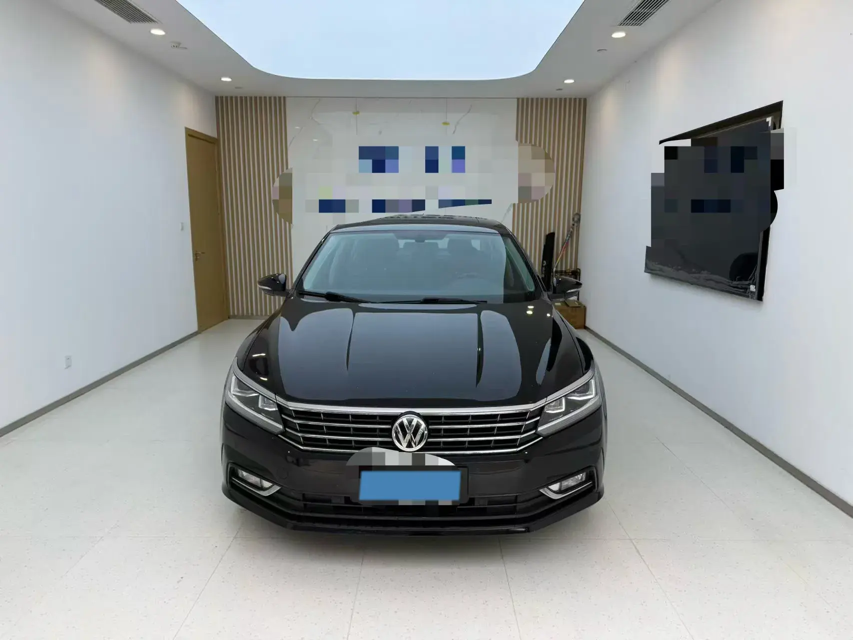 2017 VOLKSWAGEN PASSAT thumbnail 2