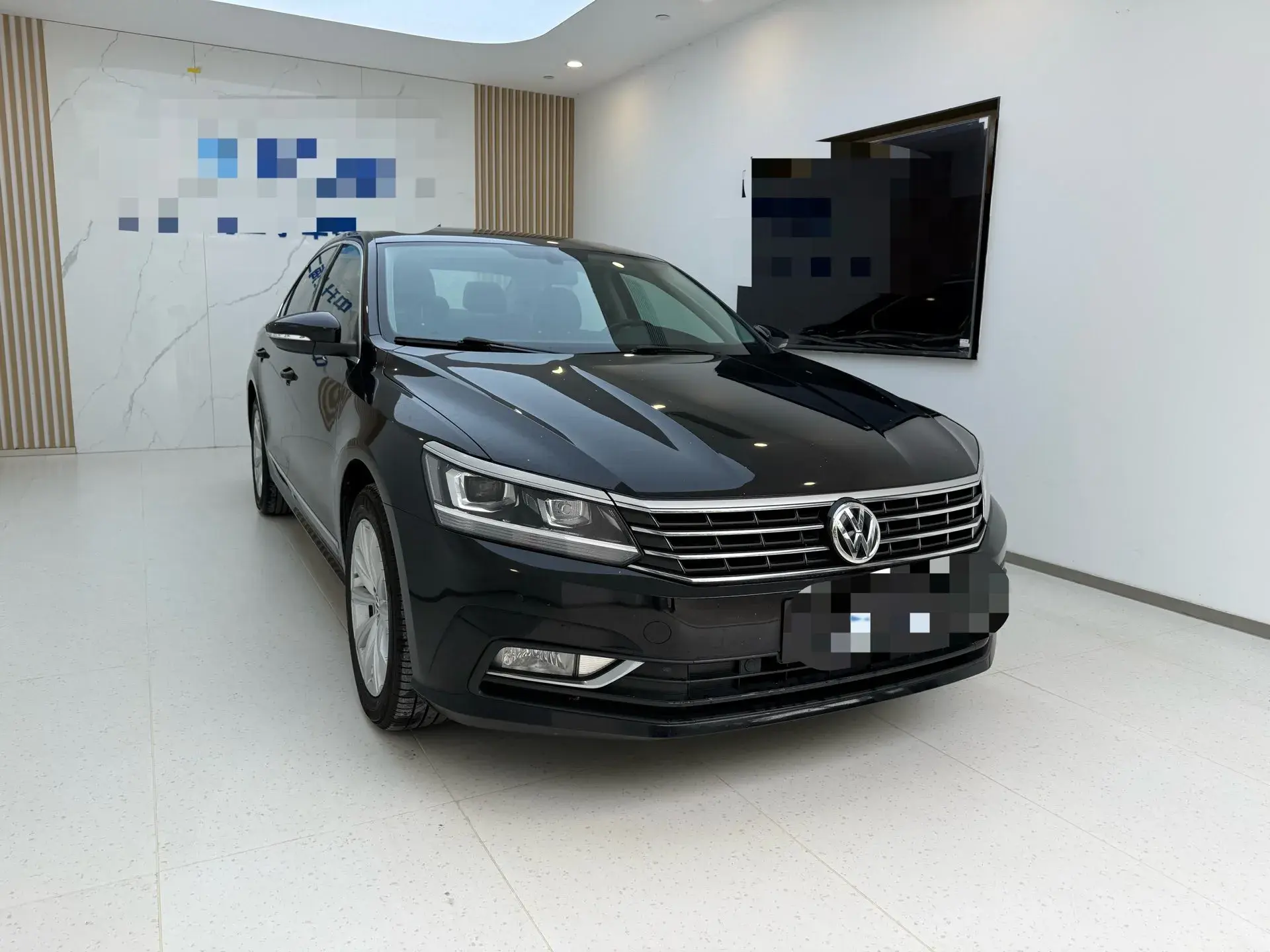 2017 VOLKSWAGEN PASSAT thumbnail 3