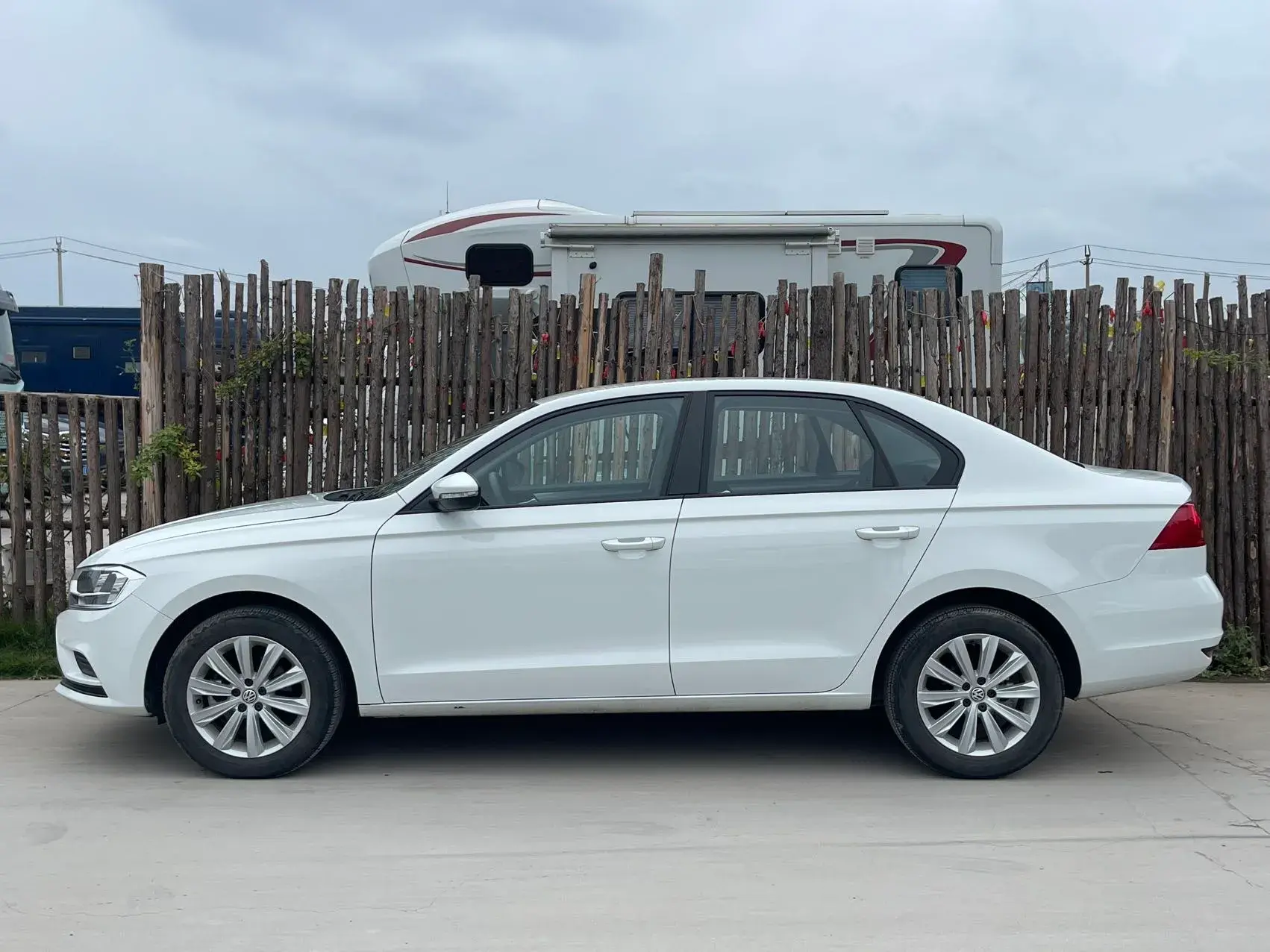 2019 VOLKSWAGEN BORA thumbnail 2