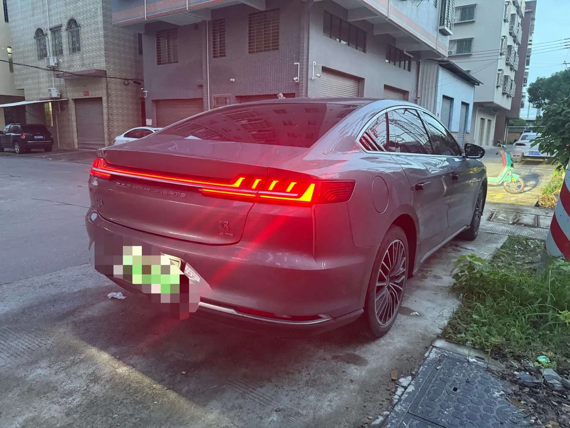 2020 BYD HAN thumbnail 2