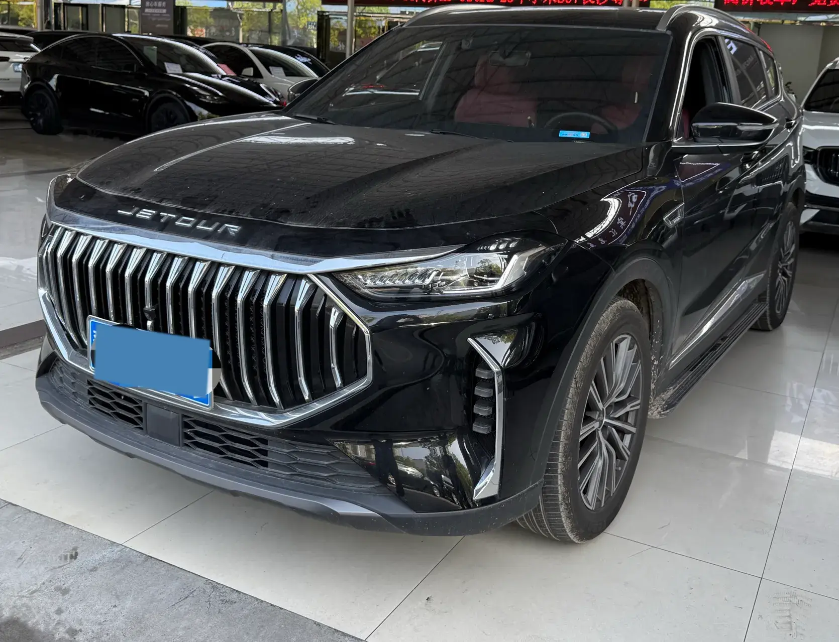 2024 JETOUR X70 view 1