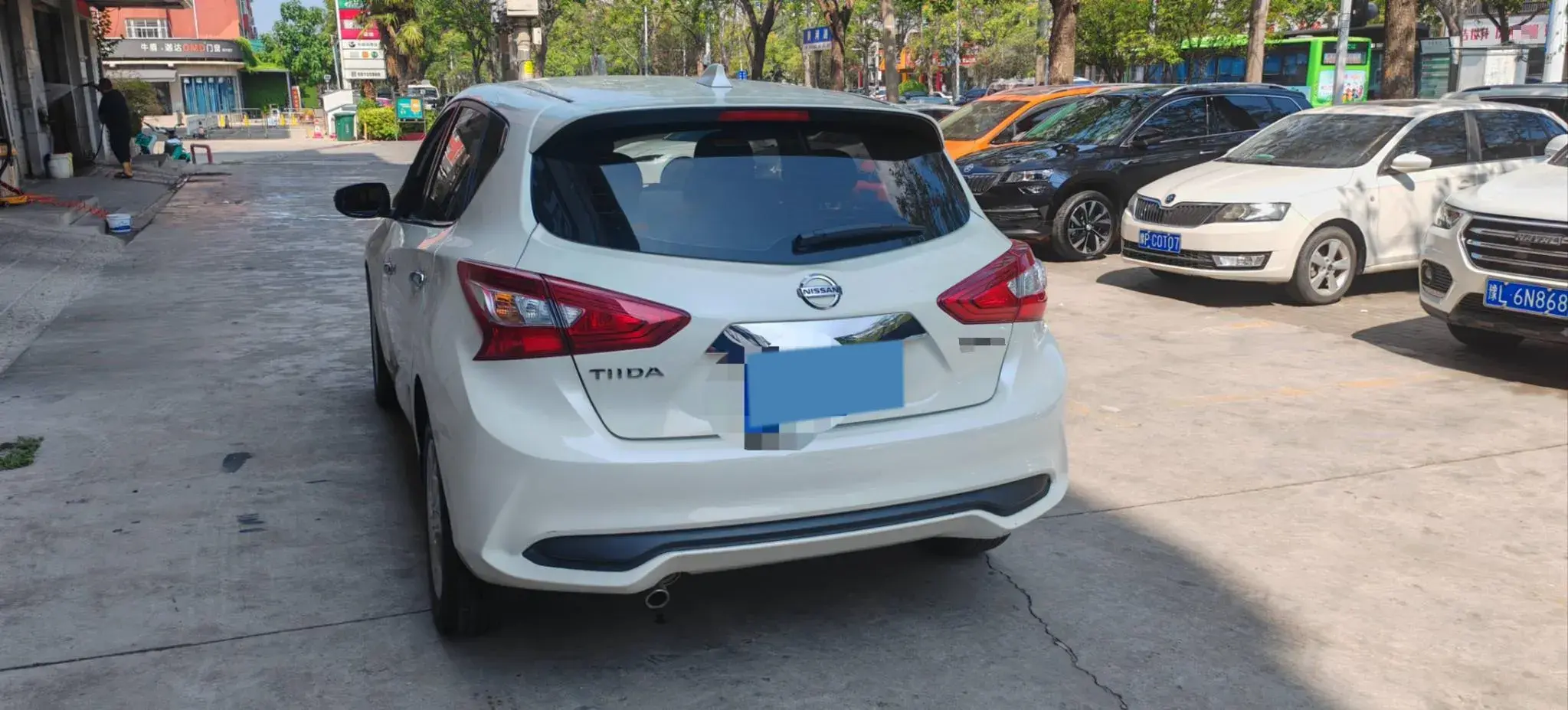 2023 NISSAN TIIDA thumbnail 4