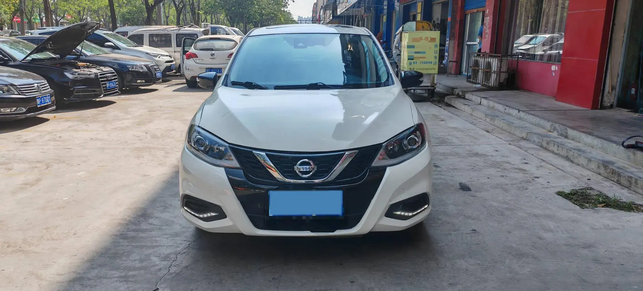 2023 NISSAN TIIDA thumbnail 2